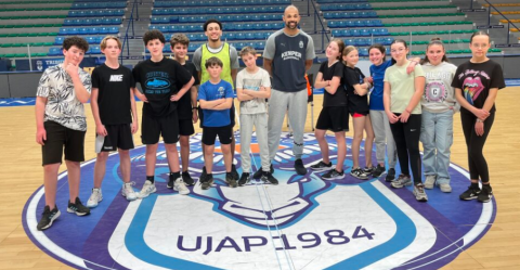 QUIMPER (29) – Collège Le Likès – Les élèves de 5ème bilingues ont rencontré les basketteurs de l’UJAP Kemper 