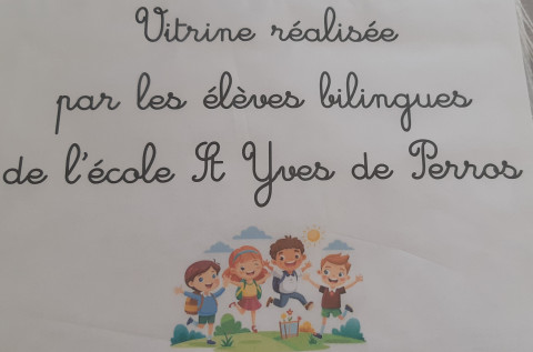 PERROS GUIREC (22) - Ecole  Saint Yves  opération Mardi gras